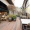 9 Brick Hotel