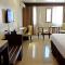 Mandarin Plaza Hotel