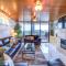 Central Waikiki Luxury Penthouse