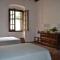 Masia Sitges Mas Peirot Geniune Farmhouse 20 min walk from beaches 60 Heactares of Wine Fields Garden AC Until 18 people - 克尤伯厄拉斯