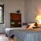 Masia Sitges Mas Peirot Geniune Farmhouse 20 min walk from beaches 60 Heactares of Wine Fields Garden AC Until 18 people - 克尤伯厄拉斯