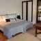Masia Sitges Mas Peirot Geniune Farmhouse 20 min walk from beaches 60 Heactares of Wine Fields Garden AC Until 18 people - 克尤伯厄拉斯