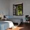 Masia Sitges Mas Peirot Geniune Farmhouse 20 min walk from beaches 60 Heactares of Wine Fields Garden AC Until 18 people - 克尤伯厄拉斯