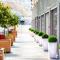 Adresa Suites