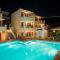 Kostis Villas