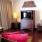 Samsen Suites/ 2 Br Suites for less - Bangkok