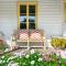 Paws Up Cottage