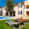 Villa Shermita para 8 con piscina, jardín y vistas espectaculares