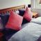 Yvis 2Bedroom 2Bathroom Apartment