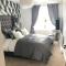 Luxury 2 bed Apartment - Witney