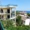 Hotel Karyatides