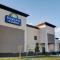 Days Inn & Suites by Wyndham Port Arthur