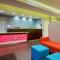 Days Inn & Suites by Wyndham Port Arthur - Port Arthur