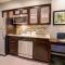 Days Inn & Suites by Wyndham Port Arthur - Port Arthur
