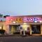 Full Moon Boutique Motel