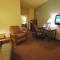 Mountain Inn & Suites Airport - Hendersonville