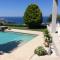 Mama La Roosa Luxury Retreat