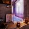 Town House Spagna- luxury Rooms with Jacuzzi Bath