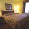 Mountain Inn & Suites Airport - Hendersonville