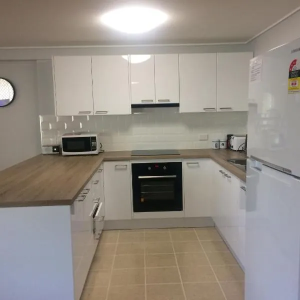 Stretton Lane, hotel in Townsville