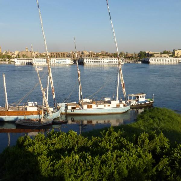 Terrasses et Jardins sur le Nil chez Hagag rive Ouest