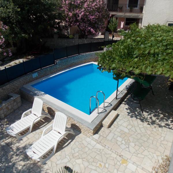 Aurelia Apartment