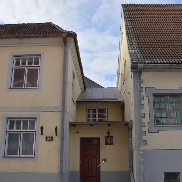 Kuninga City Center Apartment, hotel in Pärnu
