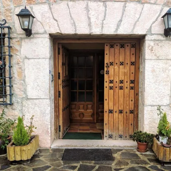 Hotel La Gerencia, hotel v mestu Checa