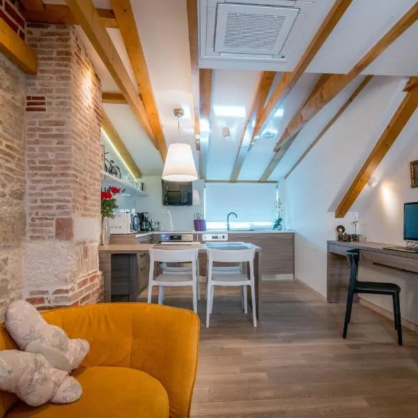 Apartment Atticus, hotel in Split