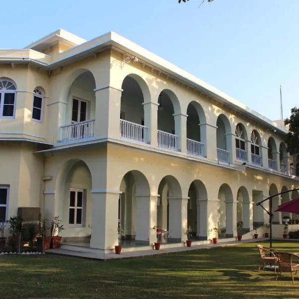 Brijraj Bhawan Palace Hotel, hotel u gradu 'Kota'