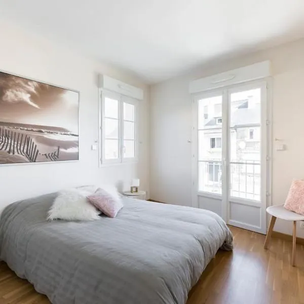 Appartement Sweet Apartment avec terrasse Saint-Malo、サン・マロのホテル