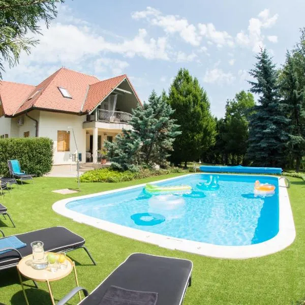 Villa Oliva Boutique Rooms Zamárdi, hotel v destinaci Zamárdi