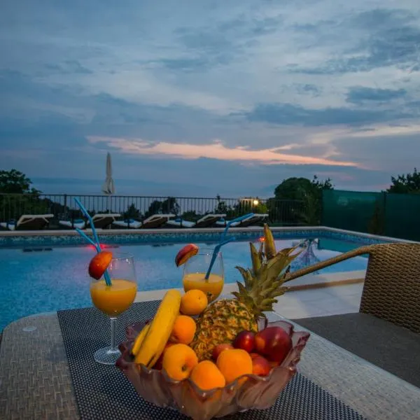 Vila Divna, hotel in Podgora