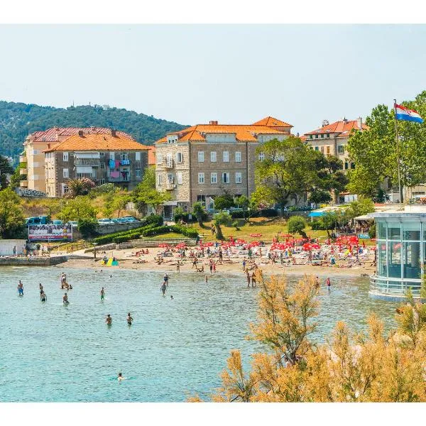 IDRO Studio Apartments directly at the beach, hotel in Split