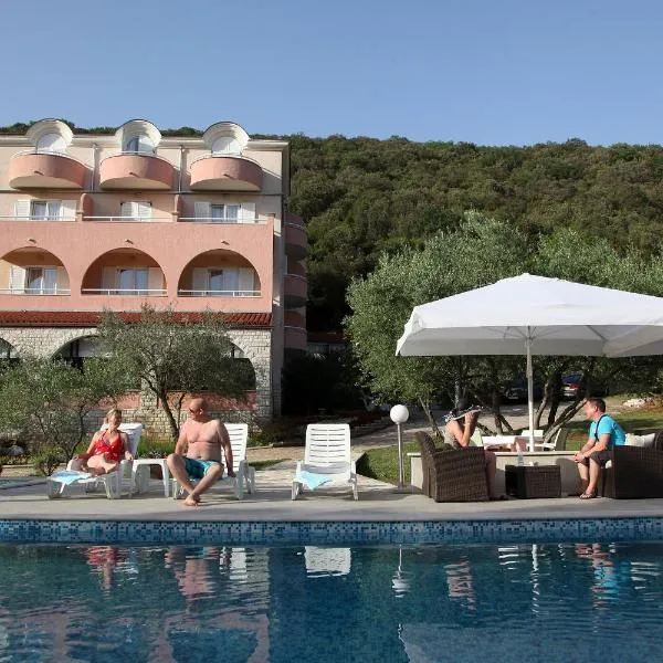 Hotel Carmen โรงแรมในกรินิตซา
