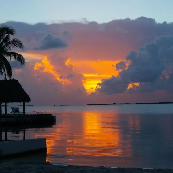 Rock Reef Resort, hotel in Key Largo