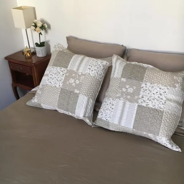Appartment Le Charme du Bourgeois, hotel in Nice