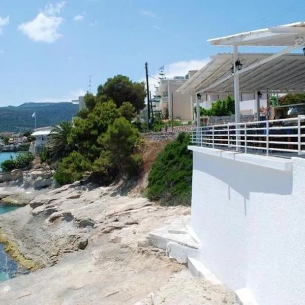 Hotel 3 Adelfia, hotel v destinaci Agia Marina Aegina