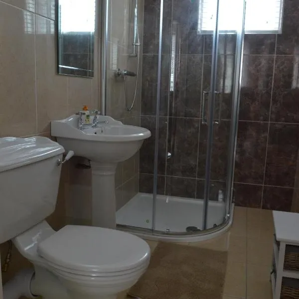 Blessings Studio Apartments, ξενοδοχείο σε Cootehill