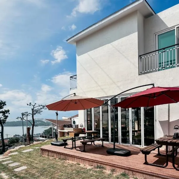 Yeosu Blooming Pension, Hotel in Yeosu