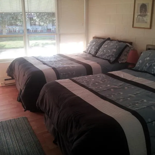 Capricorn Motel Royale 1000 Islands, hotel a Lansdowne