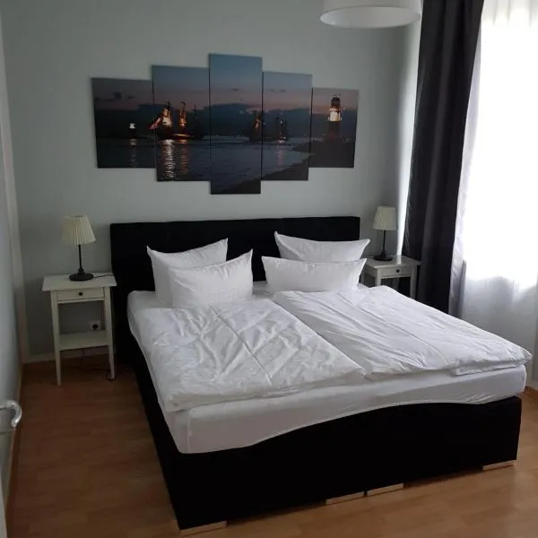 Pension Fischerjung, hotel in Rostock