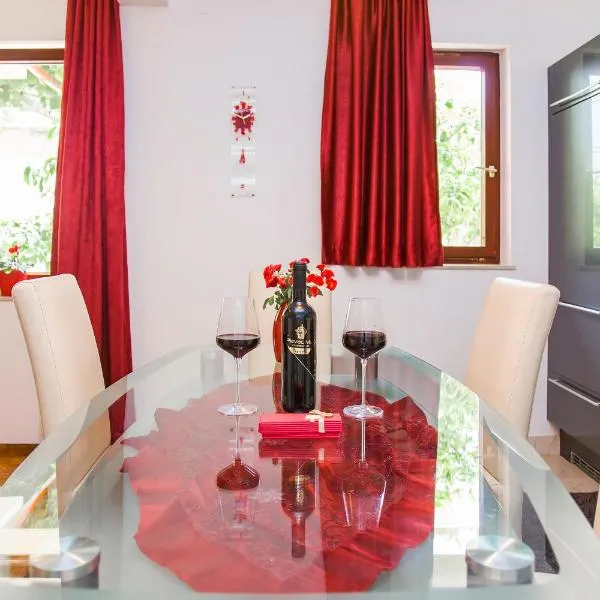 Holiday Home Mirela, hotel in Orebić