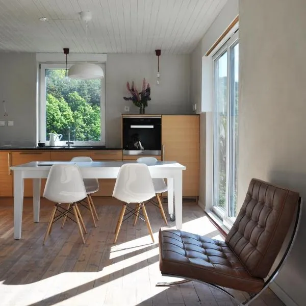 Kleven Havn - Historic Seaside Residence, hotel en Mandal