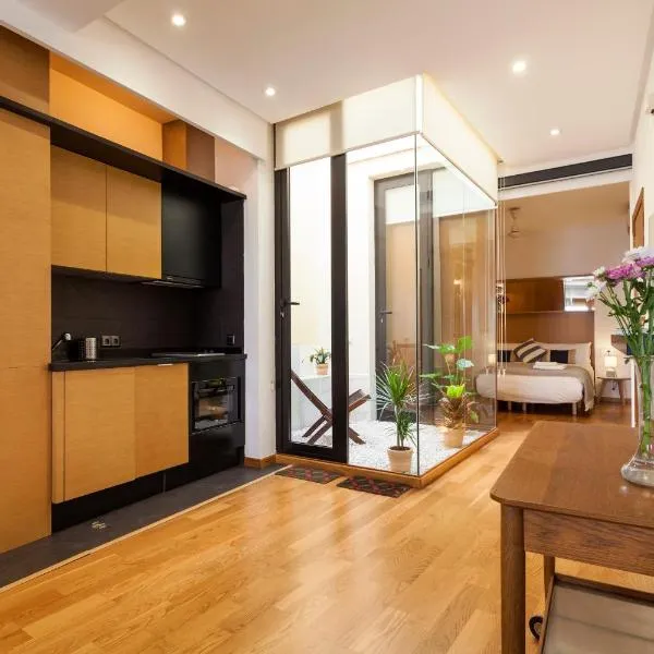 Artist's Charming Design - Space Maison Apartments, ξενοδοχείο στη Σεβίλλη