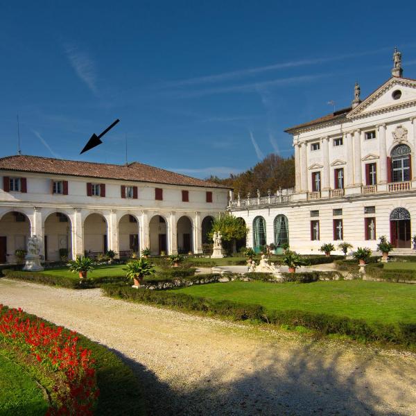 Classic Castle in Piombino Dese with Private Pool