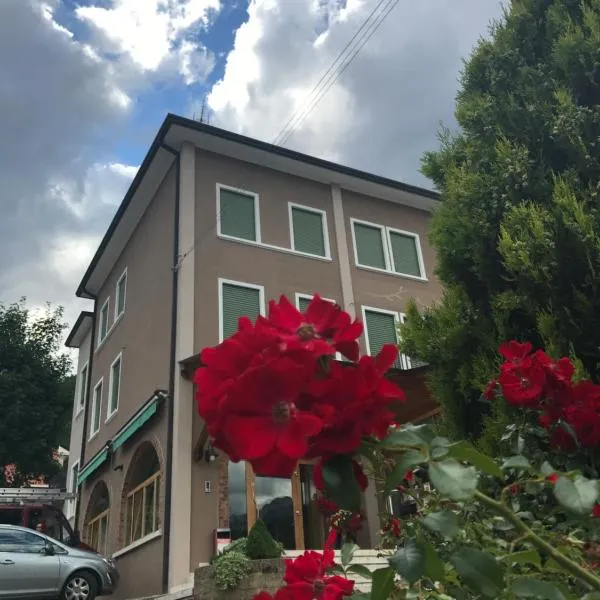 Carla Failela, hotel in Valli del Pasubio