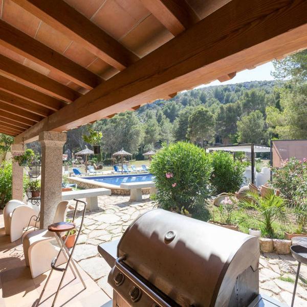 Private Villas Puerto Pollensa for family groups, private mountain ideal for runners, trailers, hikers, it is approximately 3 minute walk from the beach