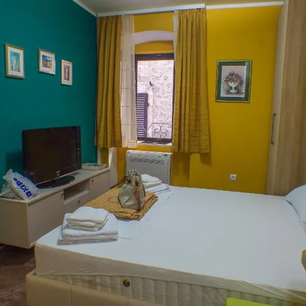 Apartments Casa del Sol Jovana, hotel a Kotor