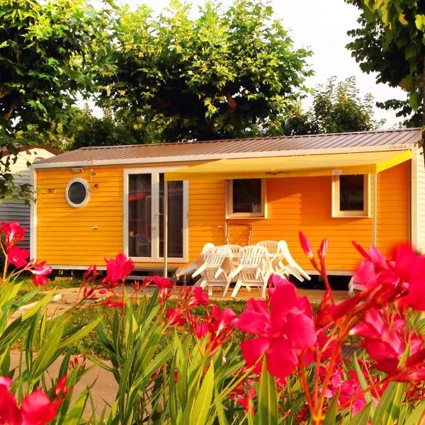 Campeggio del Garda, Hotel in Peschiera del Garda